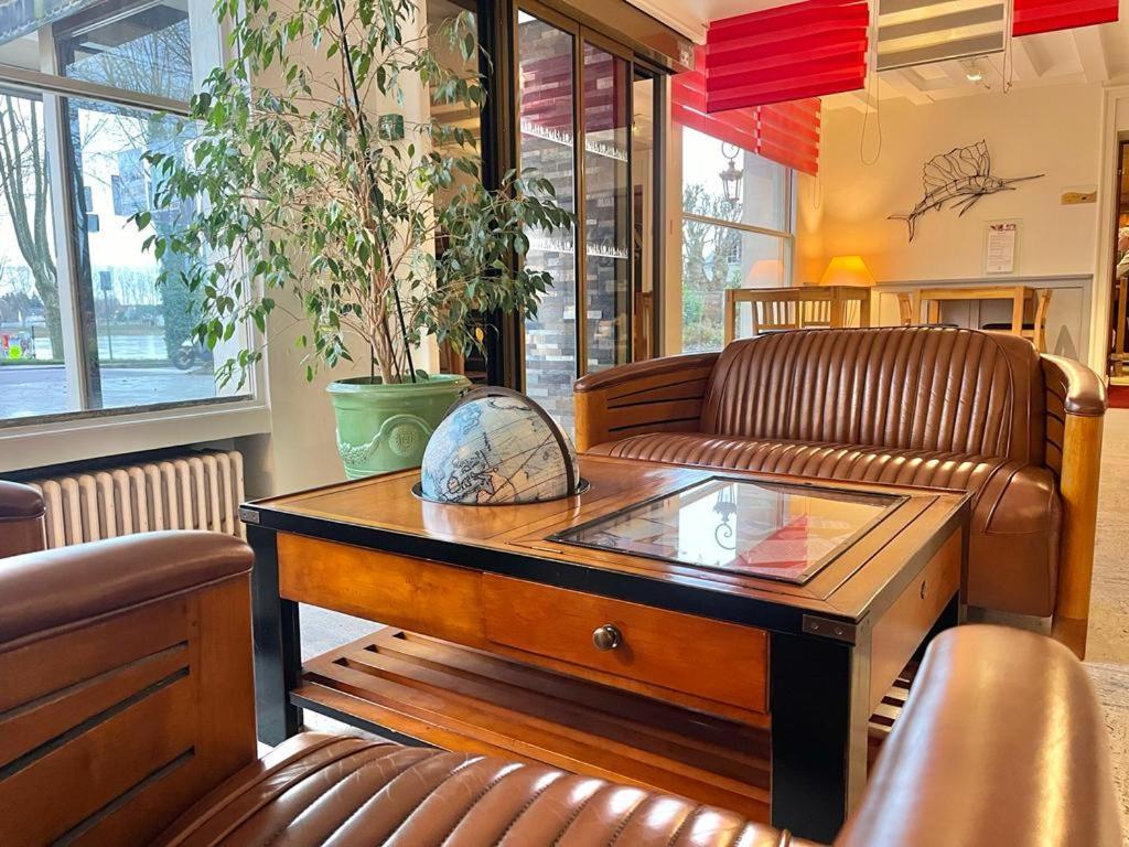 Logis Hotel Le Rivage Gien Exterior foto